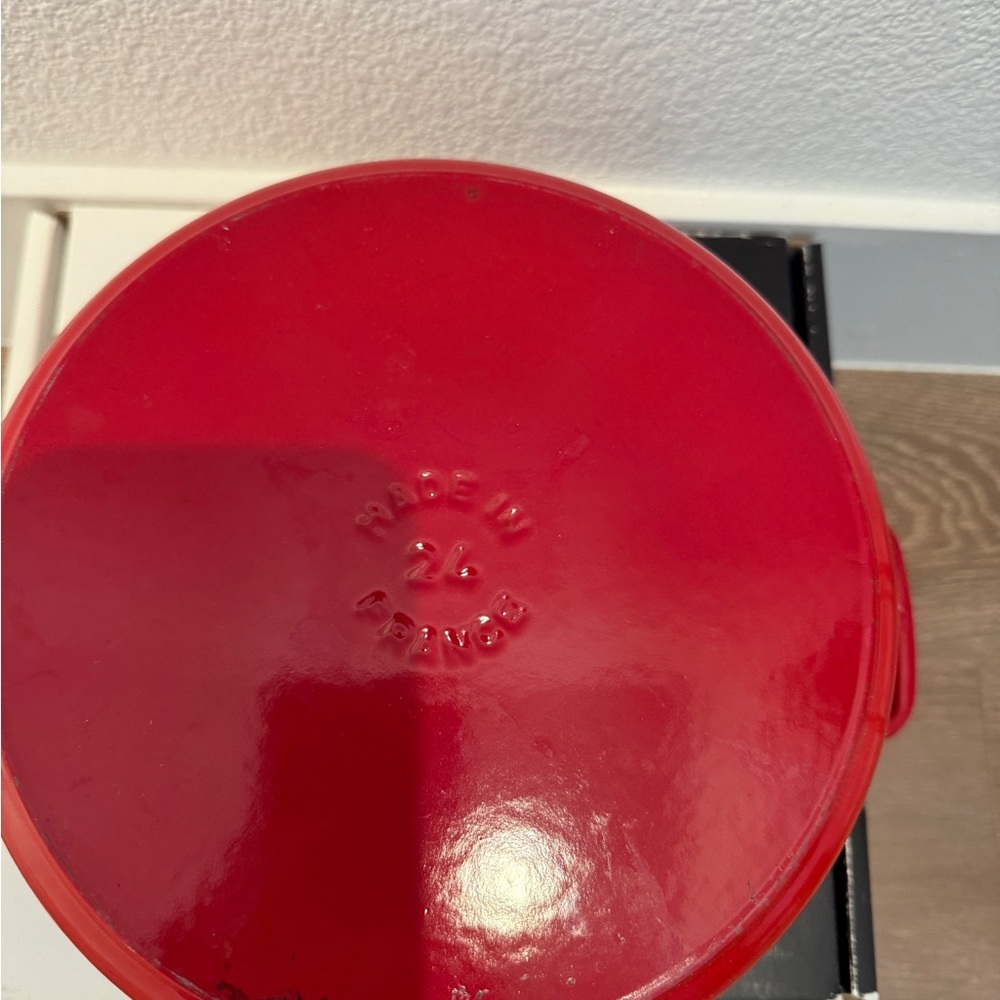 Staub Cherry Red Cast Iron Dutch Oven 4qt - Picture 3 of 4